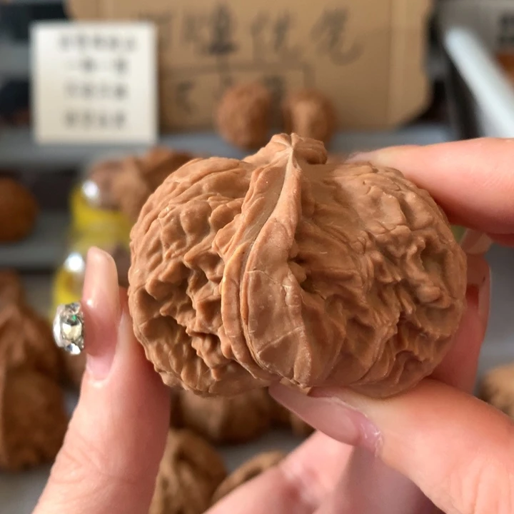 找***龙吊坠文玩核桃异形单只，有瑕疵