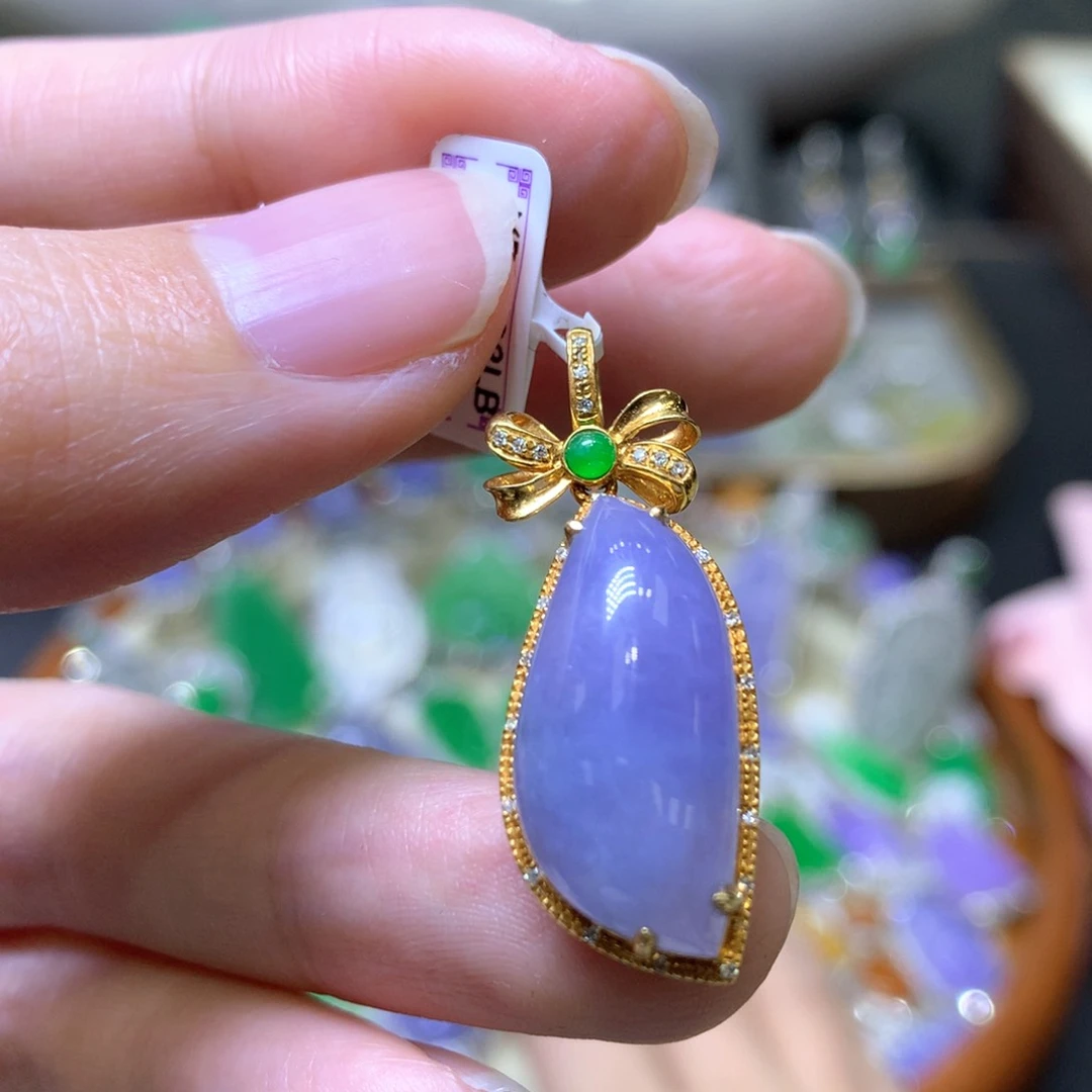 【闪购商品】翡翠颈饰18K金镶嵌翡翠吊坠项链