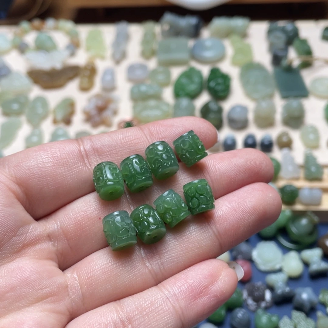 和田玉未镶嵌吊坠(不含链)一个