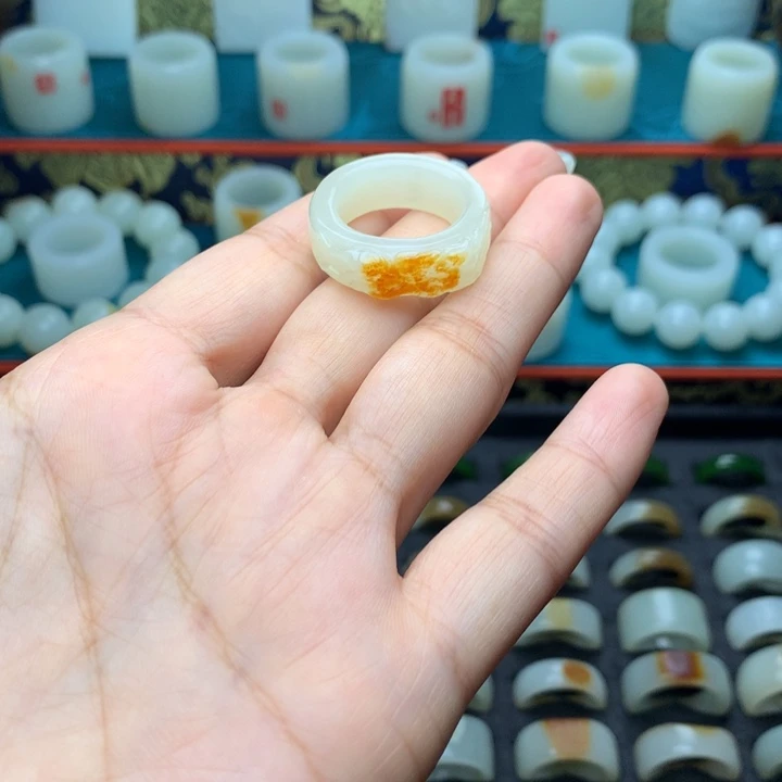 雄***翅和田玉戒指未镶嵌