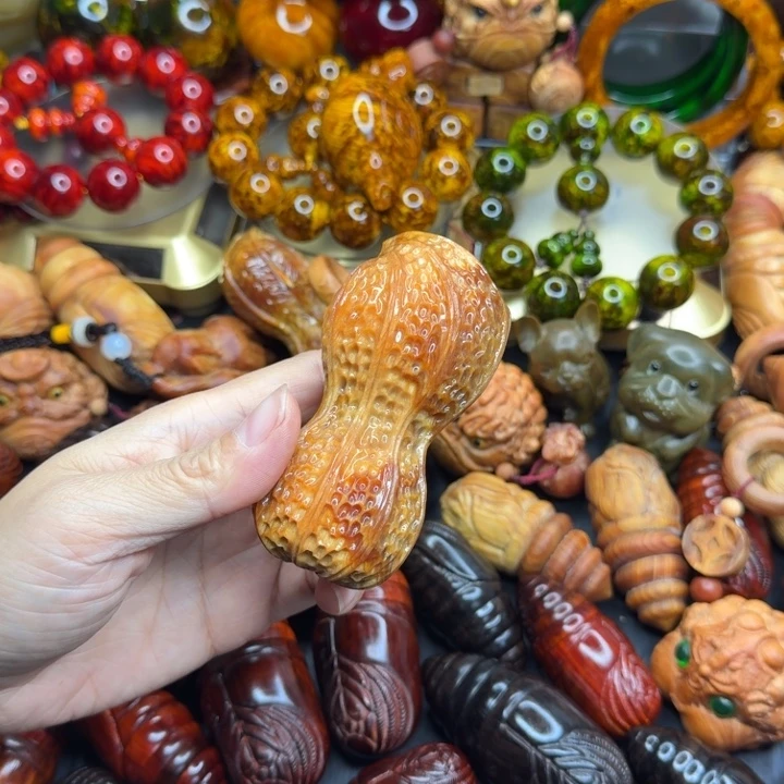 松木琥珀木文玩把件