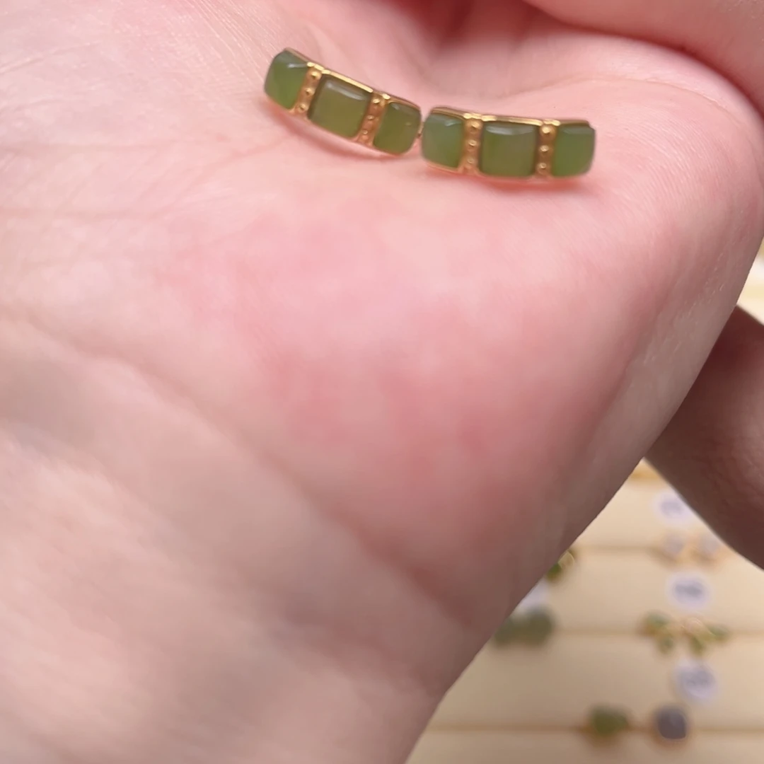 和田玉银S925镶嵌耳饰