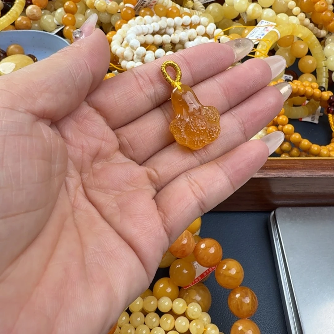 琥珀未镶嵌珠宝奇石