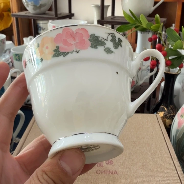 醴陵群力老瓷器红芙蓉茶杯有黑点