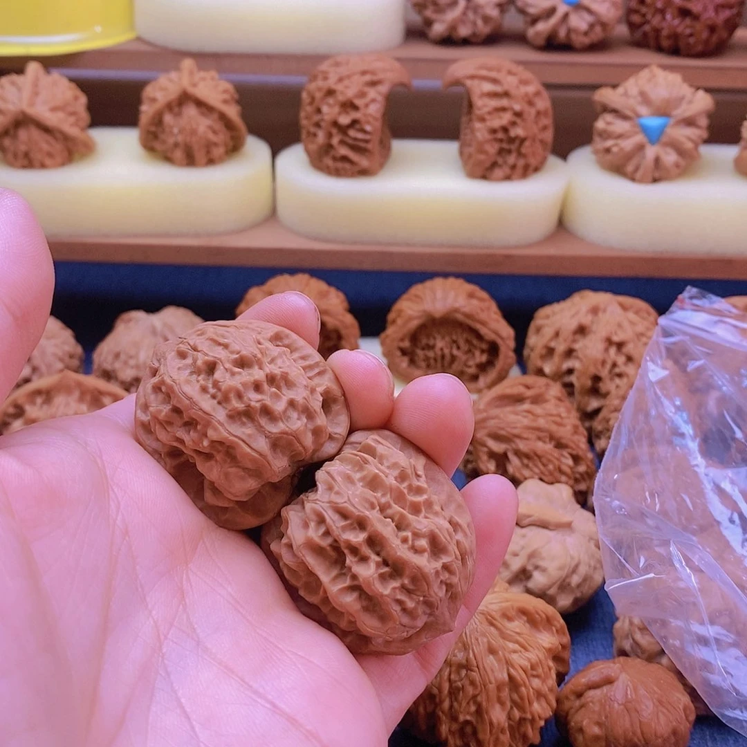 辽***希磐石文玩核桃全品