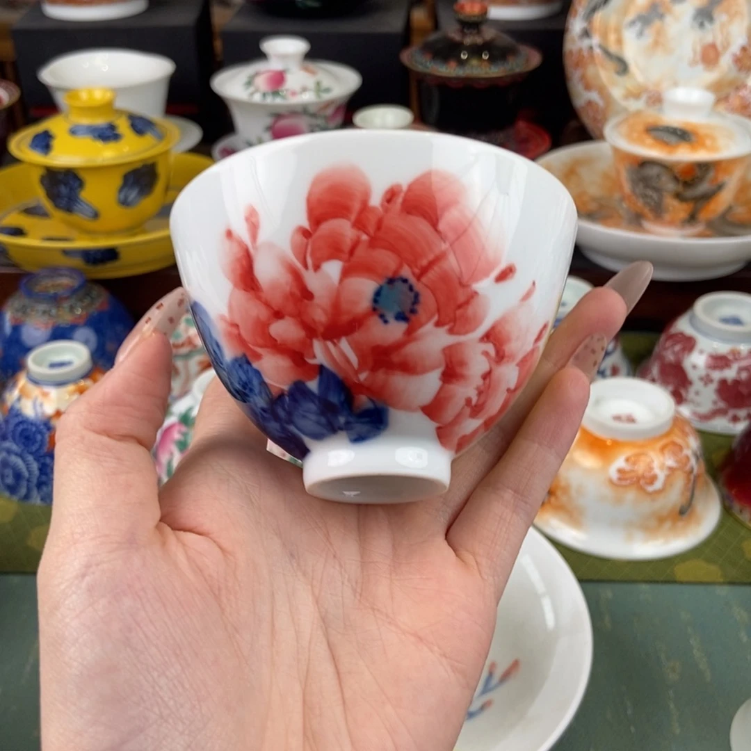 陶瓷的设计师是一个