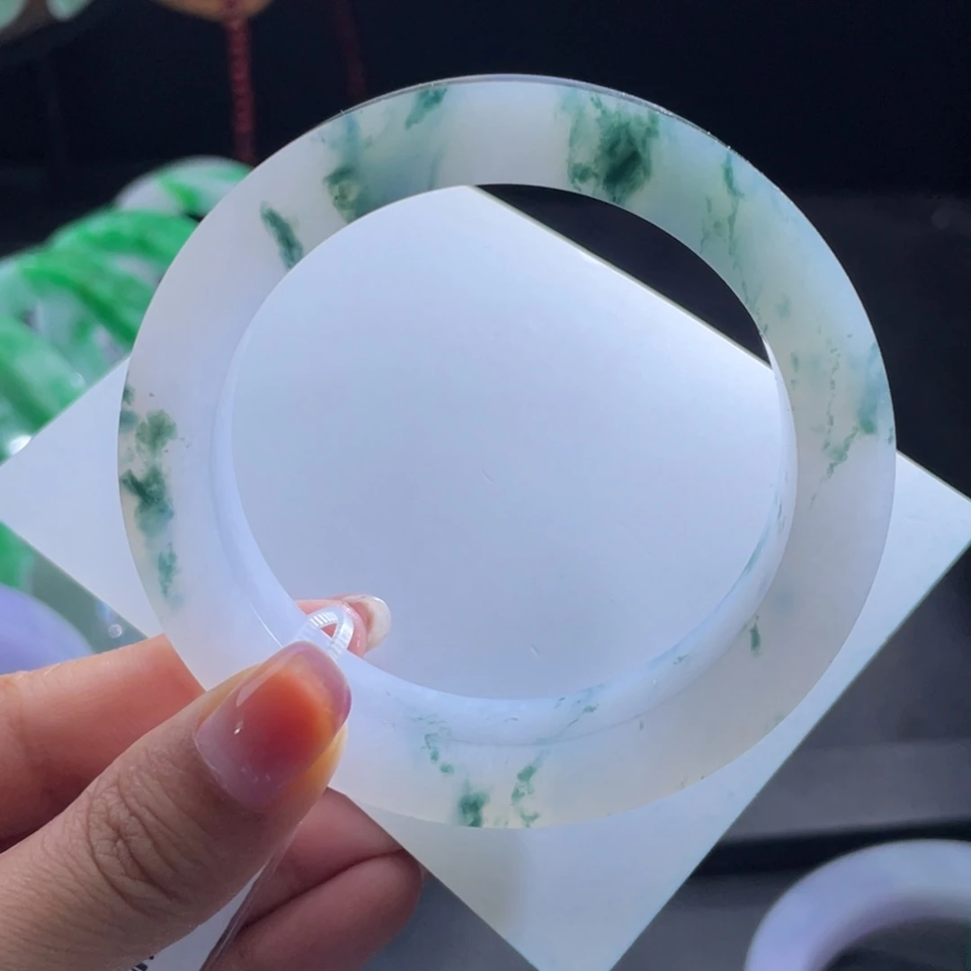 未镶嵌手镯定制翡翠