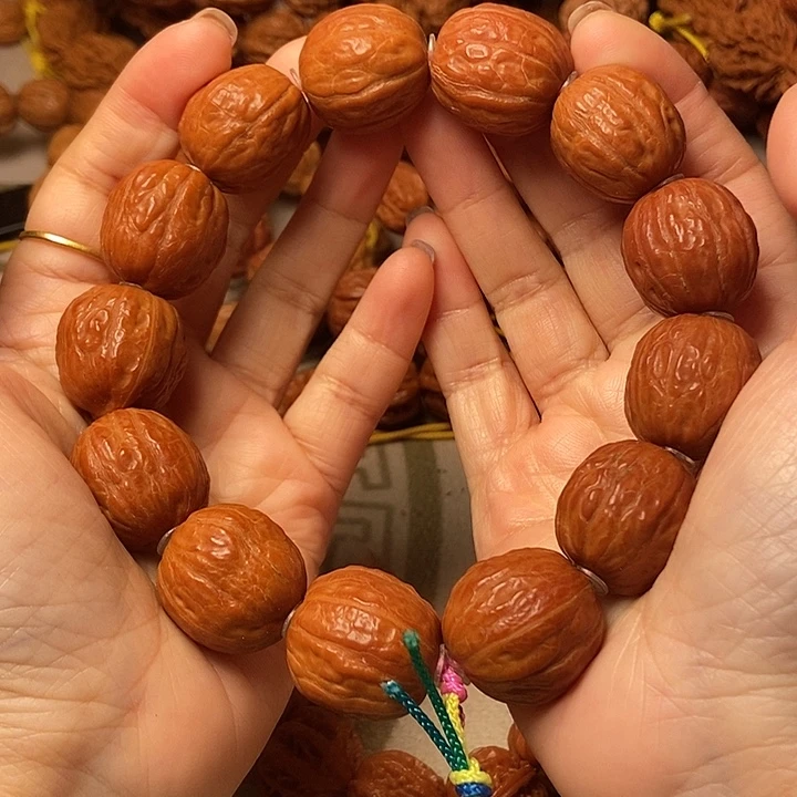 文玩核桃手串光头