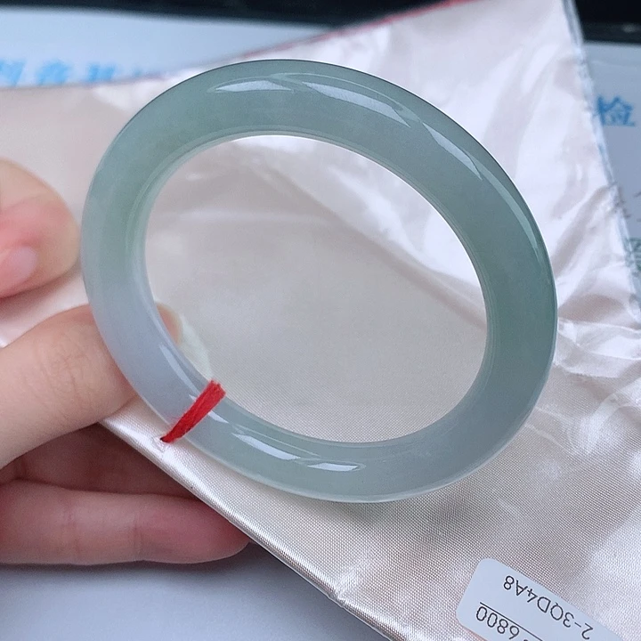 翡翠手镯（圆镯）未镶嵌凯*天然