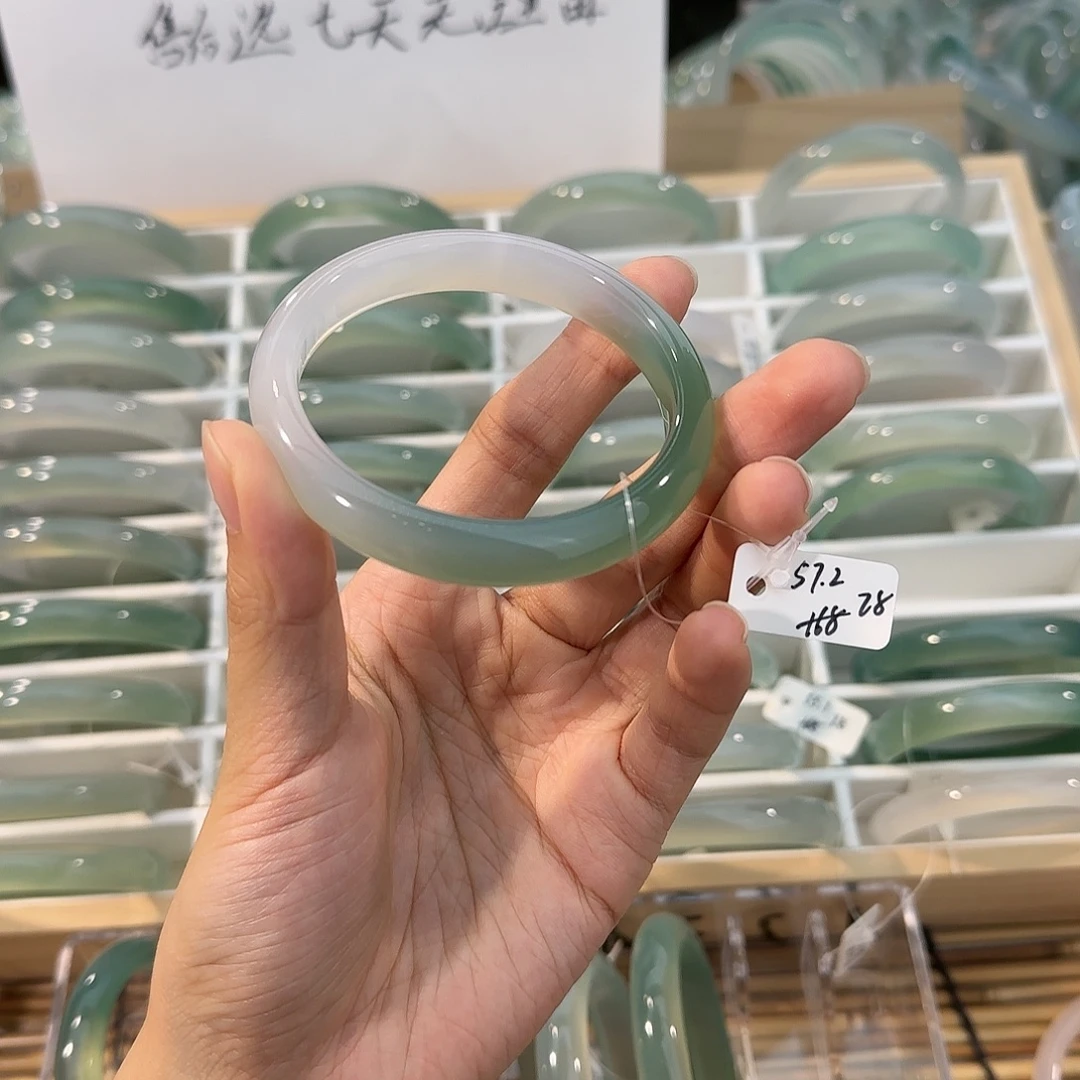 玛瑙/玉髓未镶嵌手镯圈口57.2
