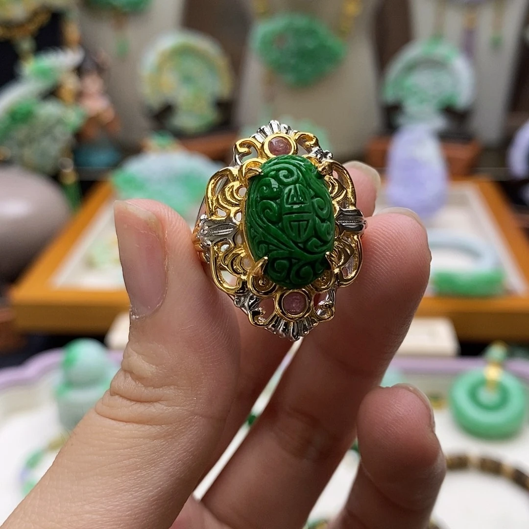 颈饰未镶嵌翡翠顺**利戒指