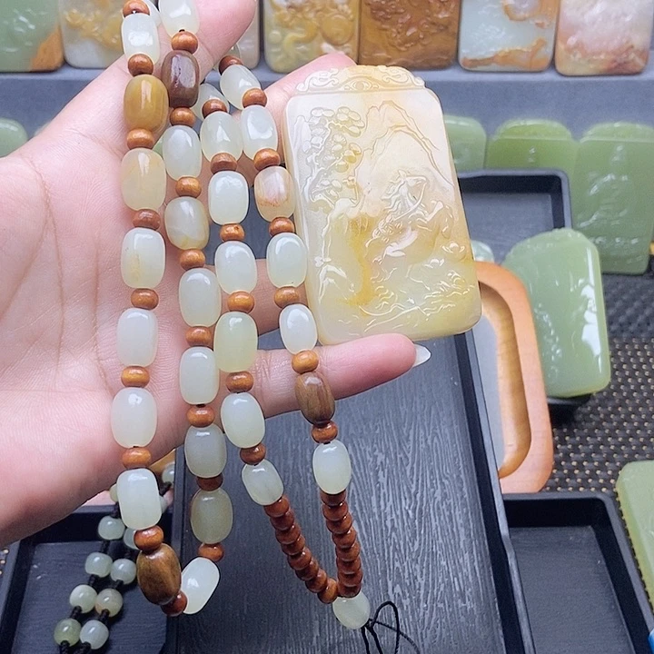 新疆昆仑山脉料生肖马