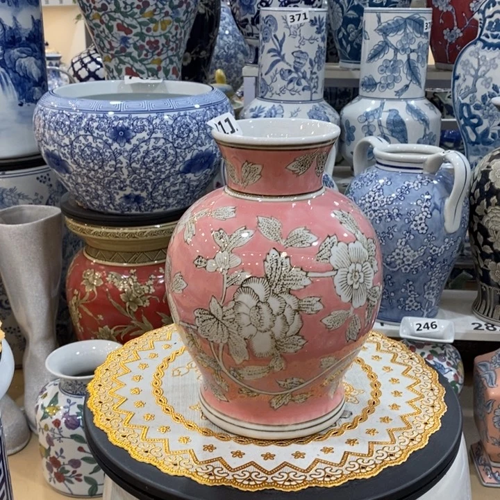 摆件手绘陶瓷彩绘花瓶微瑕