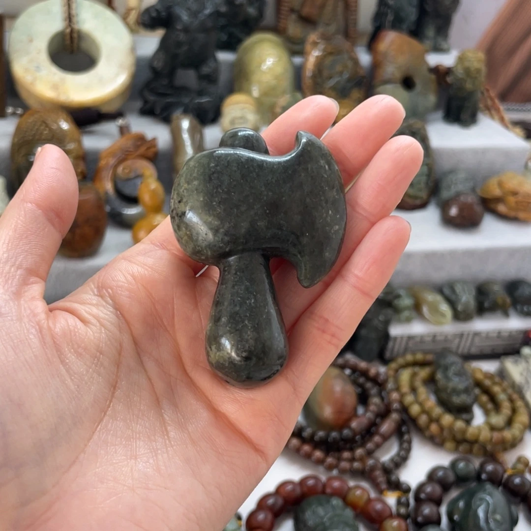 岫岩河磨玉（透闪石质玉）未镶嵌把件