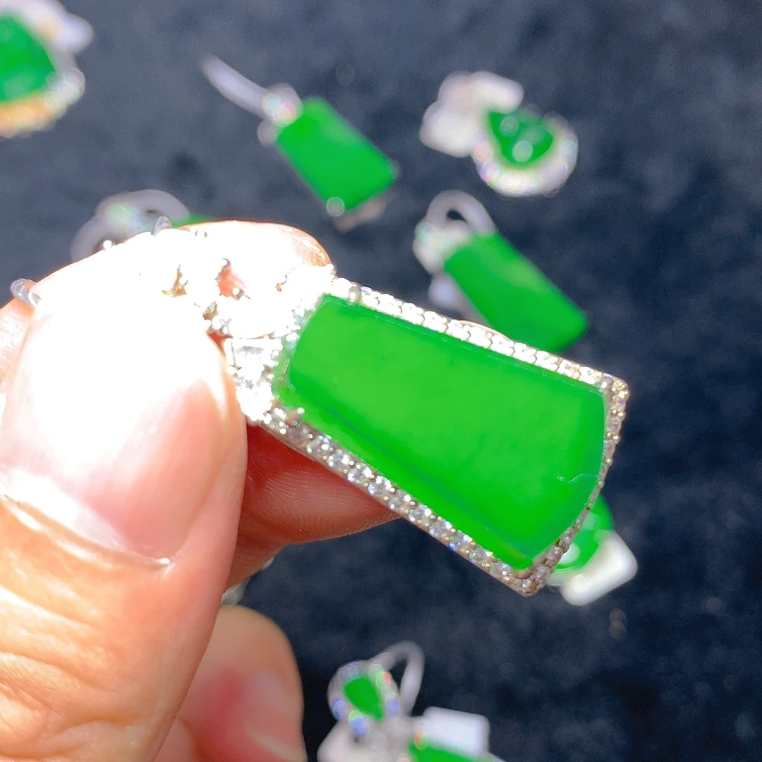 颈饰银S925镶嵌翡翠吊坠