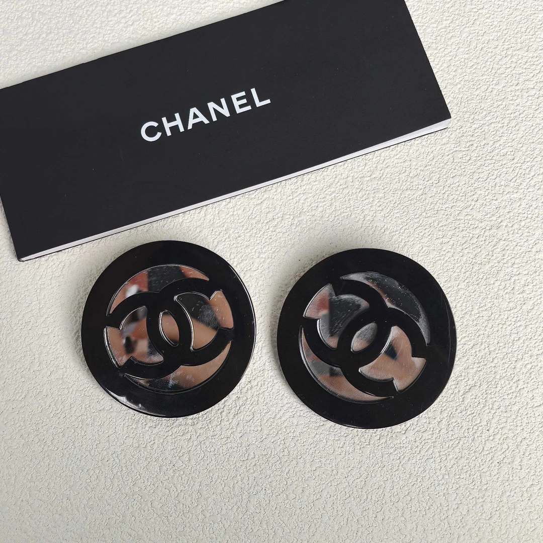 95新 Chanel/香奈儿 泡泡中古Chanel黑色亚克力镜面大双C耳夹