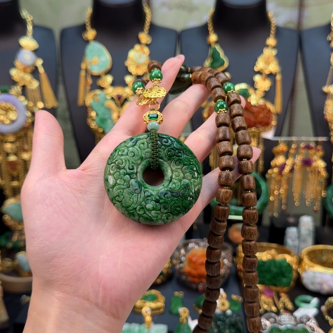 翡翠未镶嵌颈饰福利吊坠套装