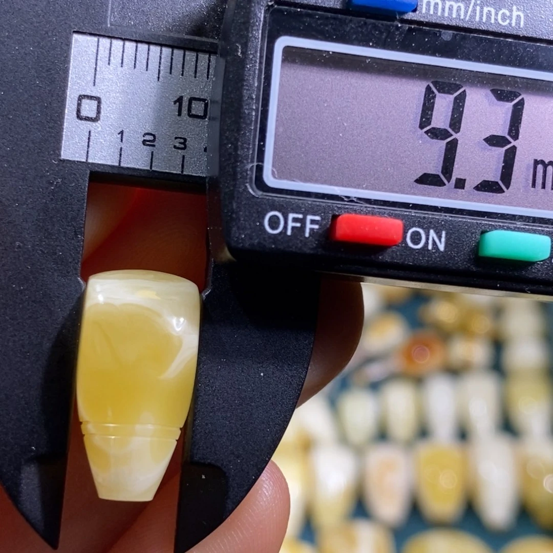 未镶嵌蜜蜡裸石配饰