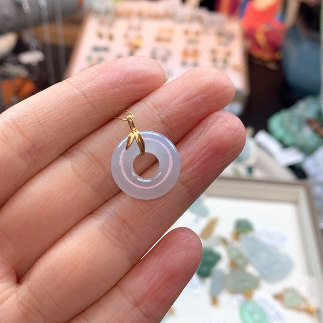 颈饰18K金镶嵌翡翠