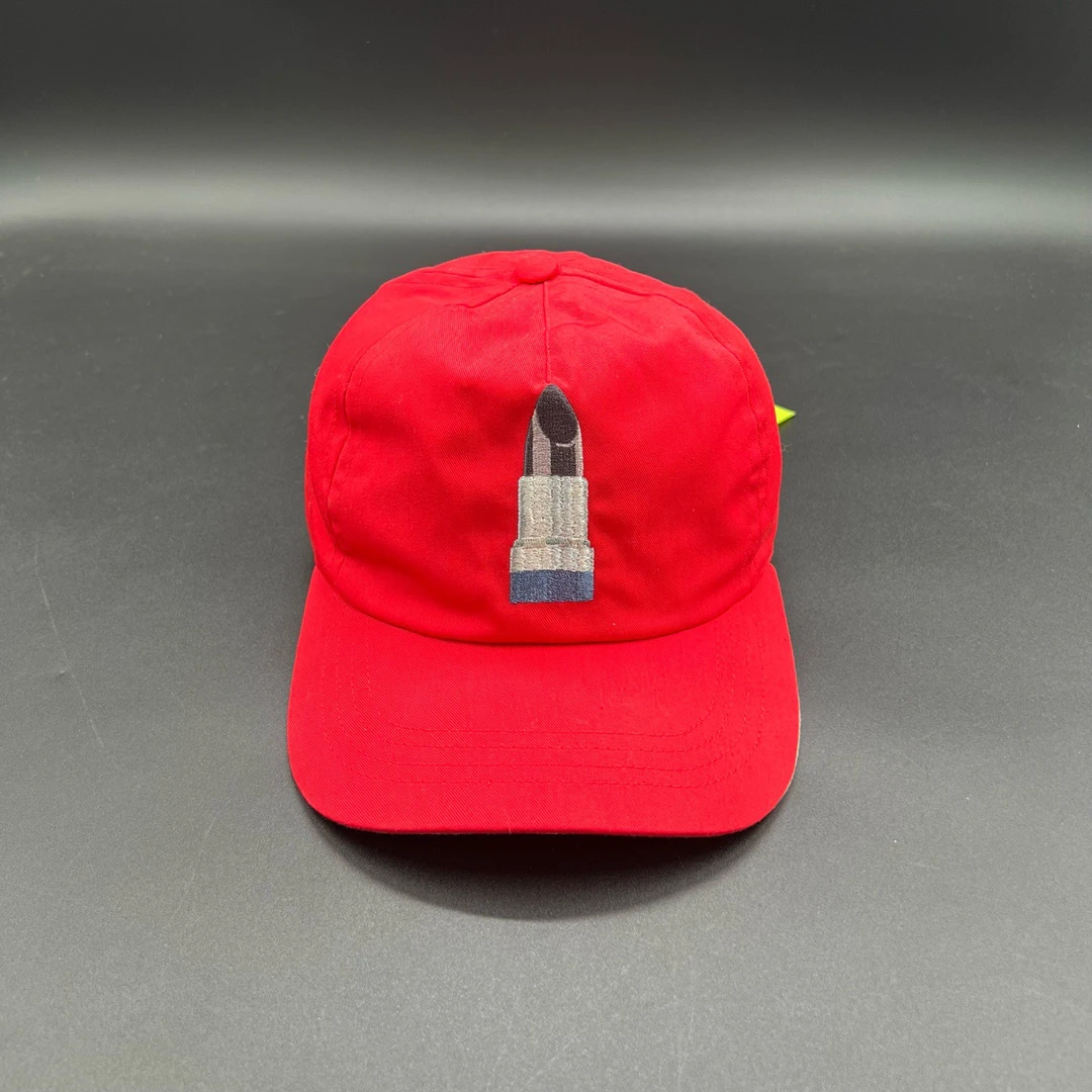 95新 Acne studio jp 605129 Acne 红色口红刺绣棒球帽 59cm
