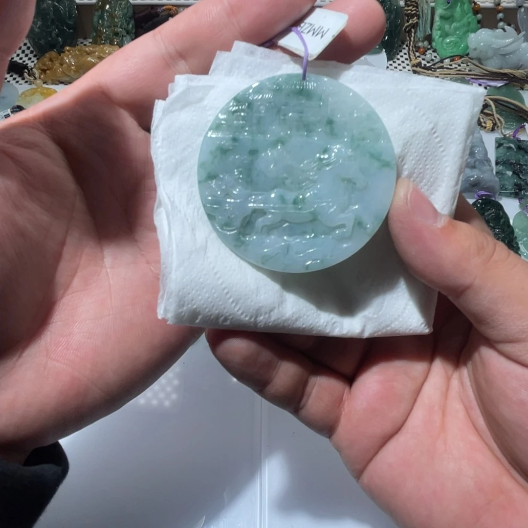 翡翠颈饰未镶嵌天然