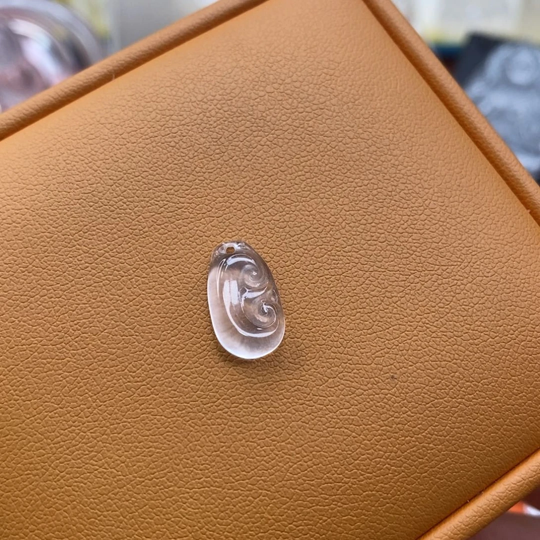 颈饰未镶嵌石英质玉