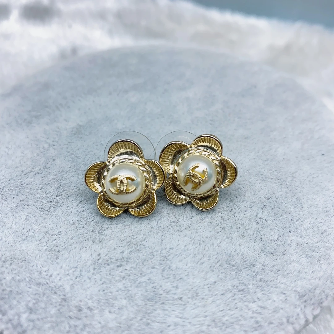 95新 Chanel/香奈儿 双c珍珠山茶花水晶耳钉6791459