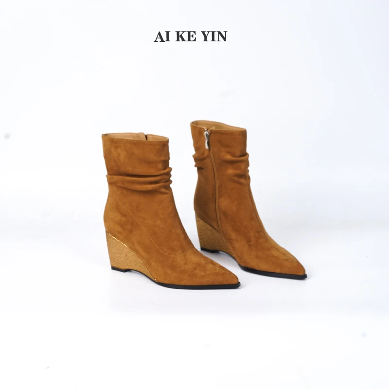 【艾珂茵】秋冬季新款尖头气质百搭侧拉链坡跟高跟鞋镶钻时装短靴