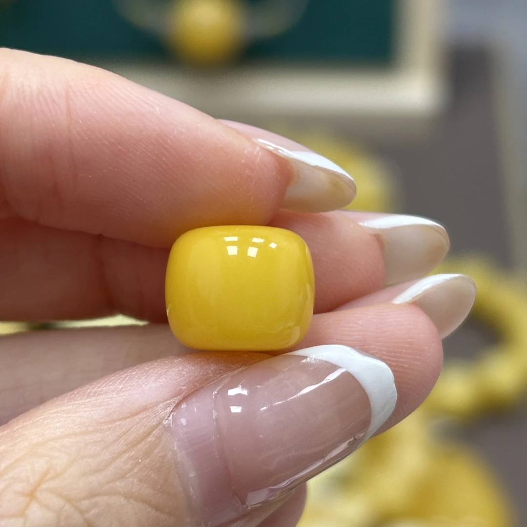 11.5*9.5mm 小妖珠宝天然原矿琥珀蜜蜡