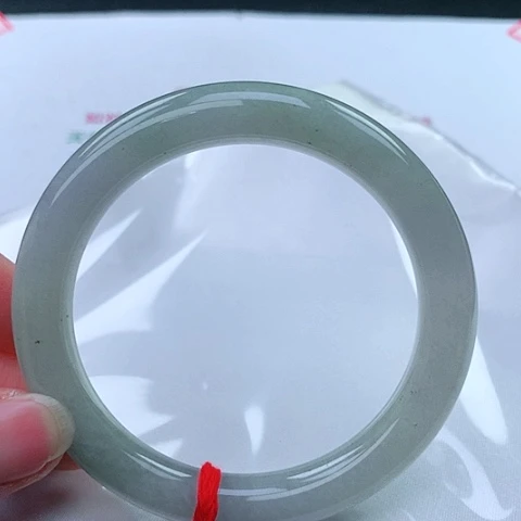 翡翠手镯（圆镯）未镶嵌50 号翡翠手镯