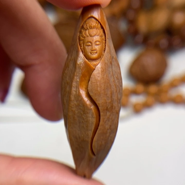 猴头核桃吊坠观音包衣