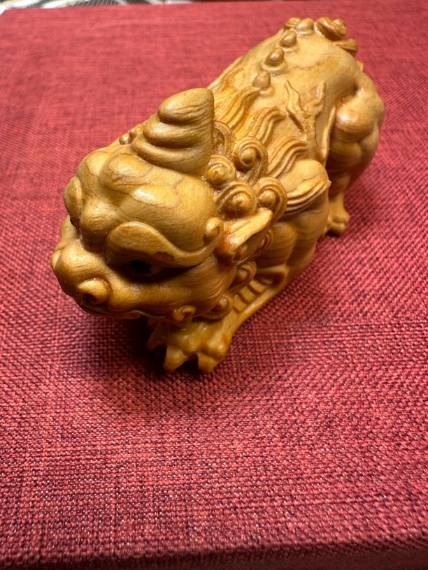 长貔貅 原木雕刻崖柏手把件工艺品