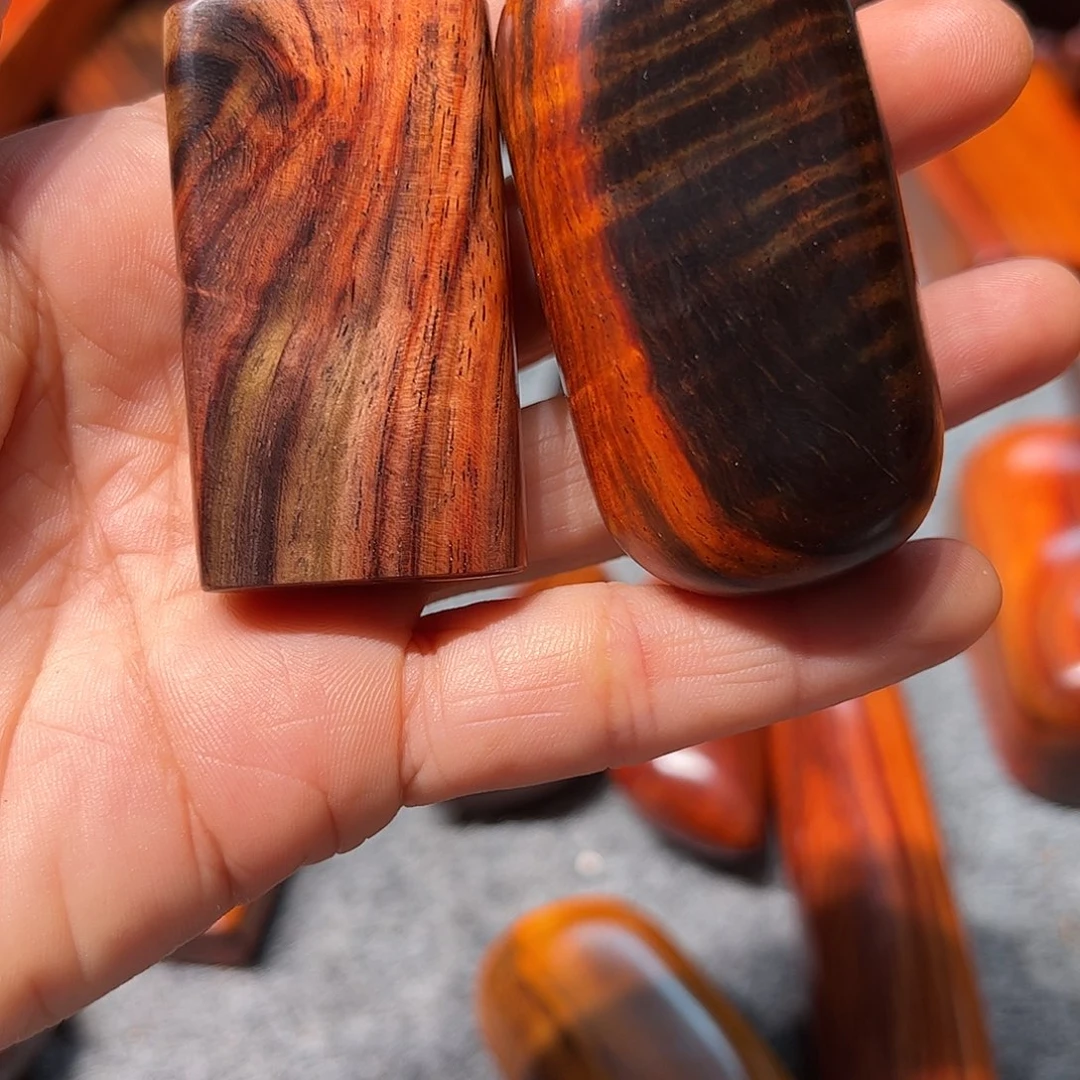 交趾黄檀（大红酸枝）用*Z