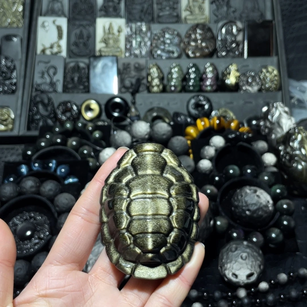 陌****黑曜岩未镶嵌珠宝奇石