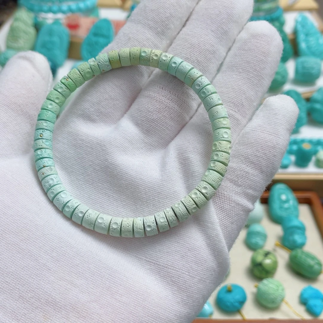 绿松石未镶嵌珠宝奇石