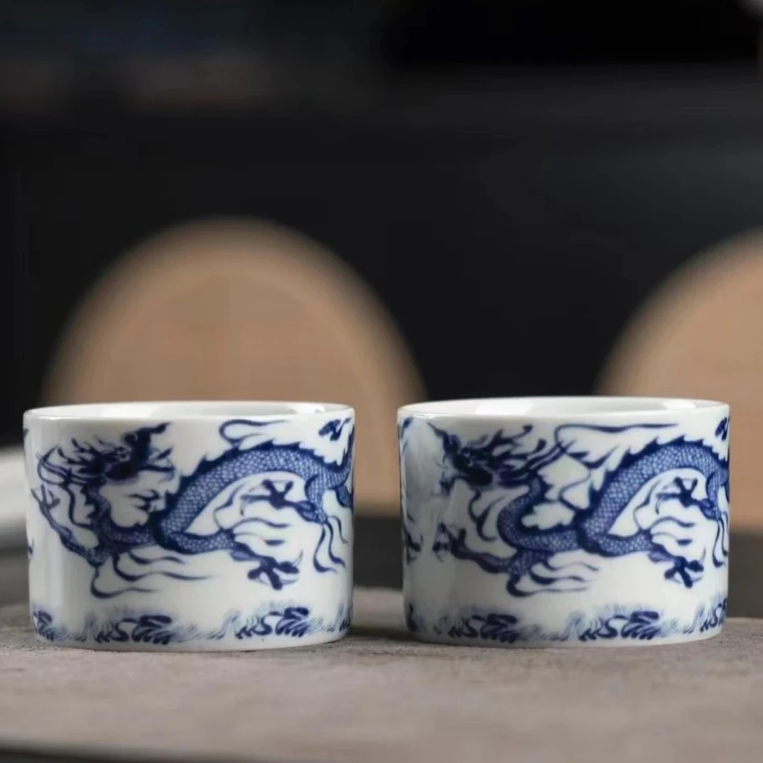 到手一对两个青花瓷双龙戏珠扳指杯主人杯功夫茶杯一对两个品茗杯