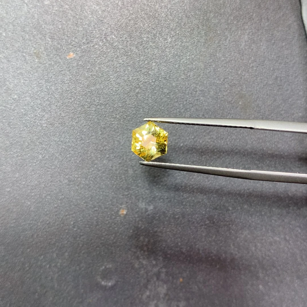 裸石彩色蓝宝石1.52克拉黄色蓝宝石裸石