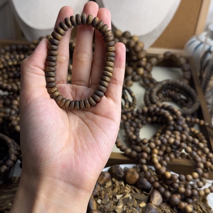 沉香碎屑沉香大****?奇楠沉香08算盘珠单圈发一条