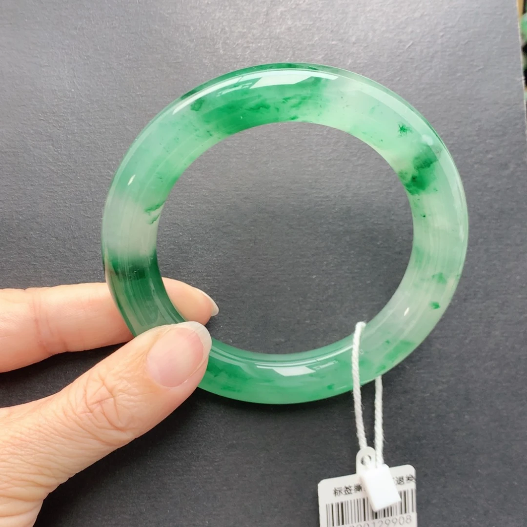 未镶嵌手镯石英质玉