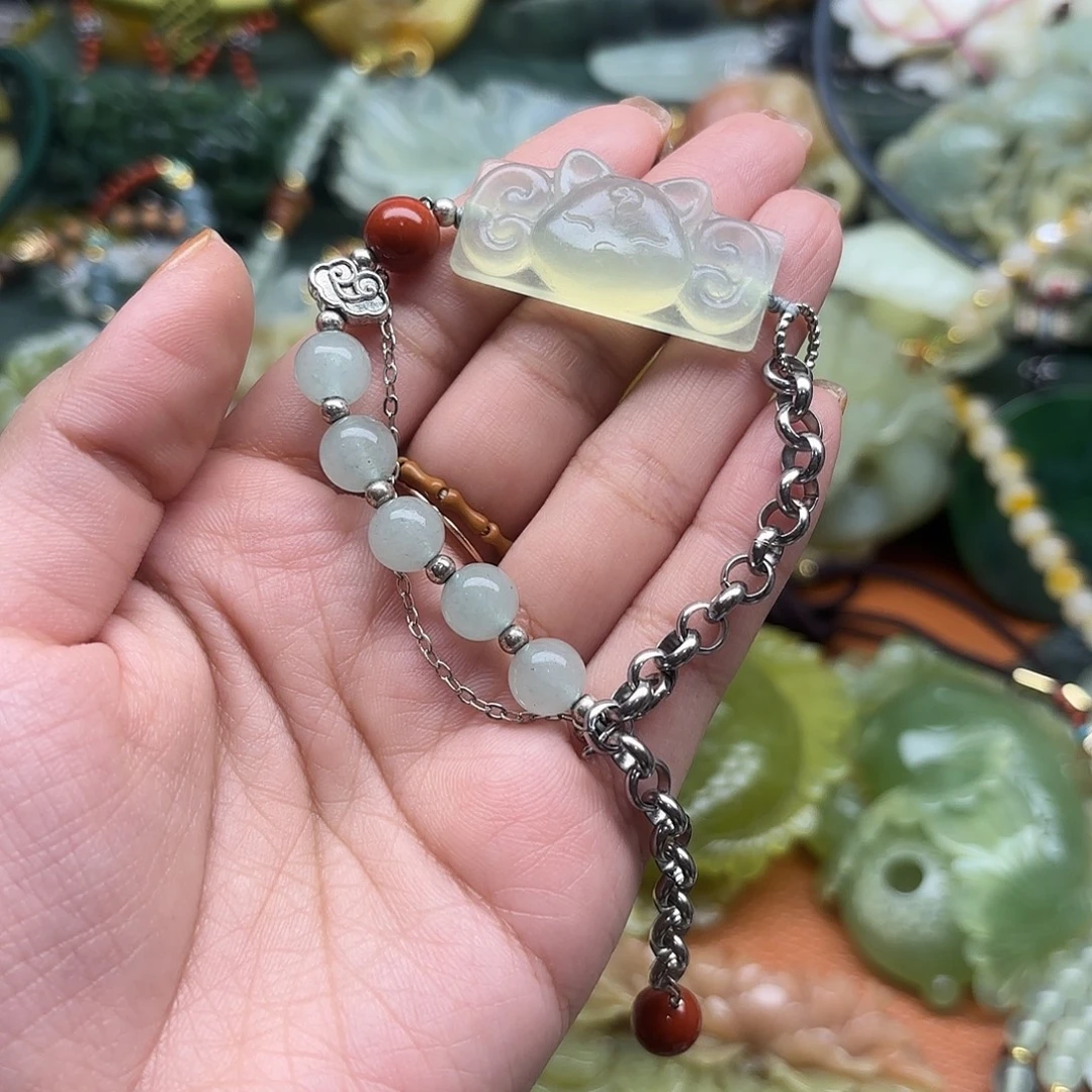 蛇纹石玉未镶嵌吊坠