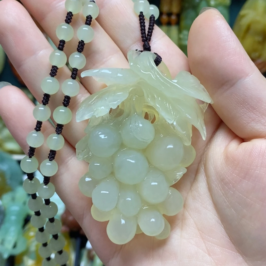 岫玉未镶嵌吊坠(赠链)