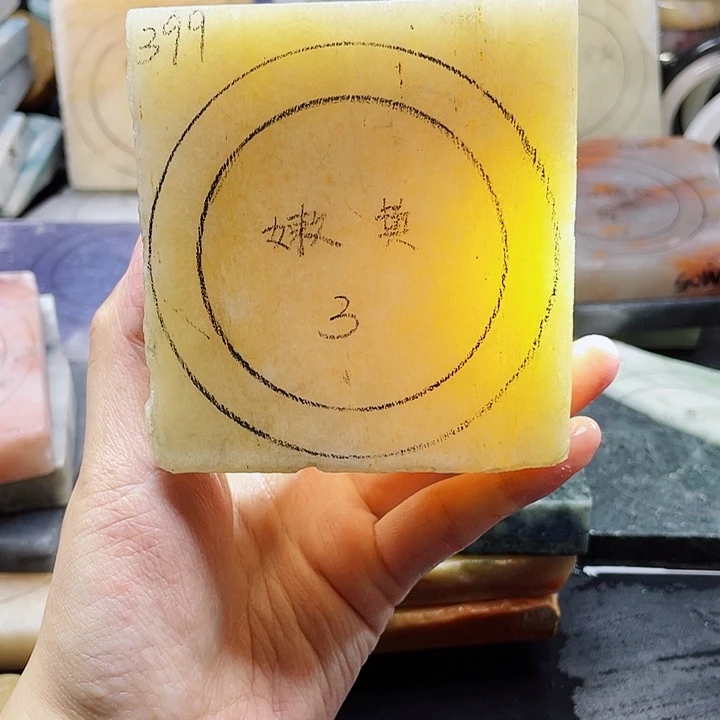 石英质玉未镶嵌手镯定制
