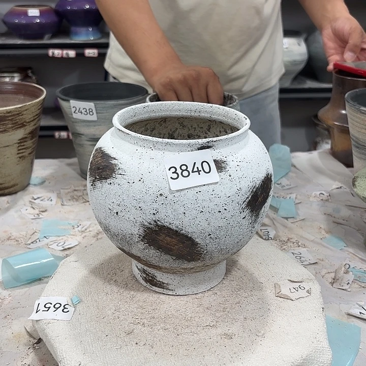 摆件高16，口11，无孔3840