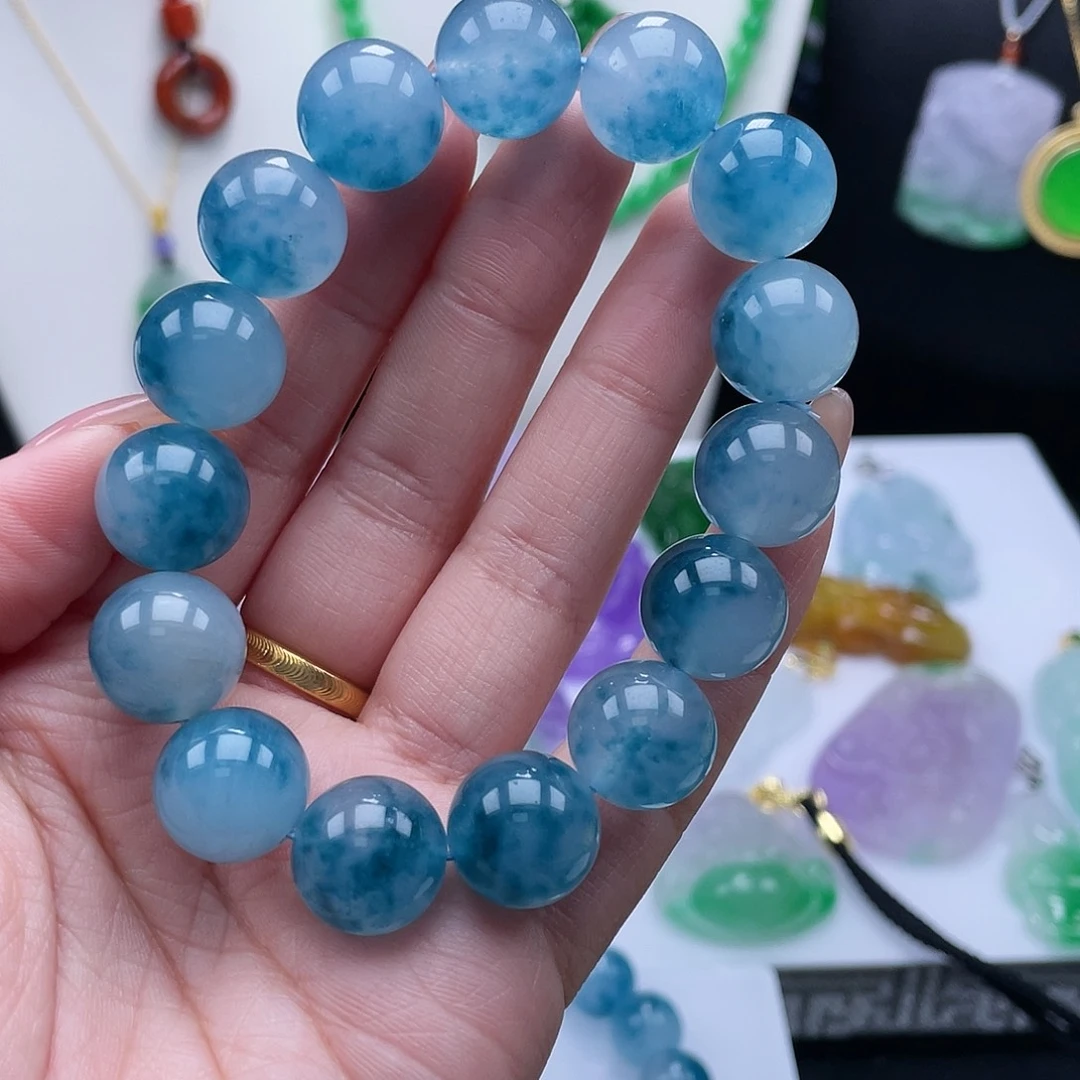 翡翠吊坠(赠链)未镶嵌