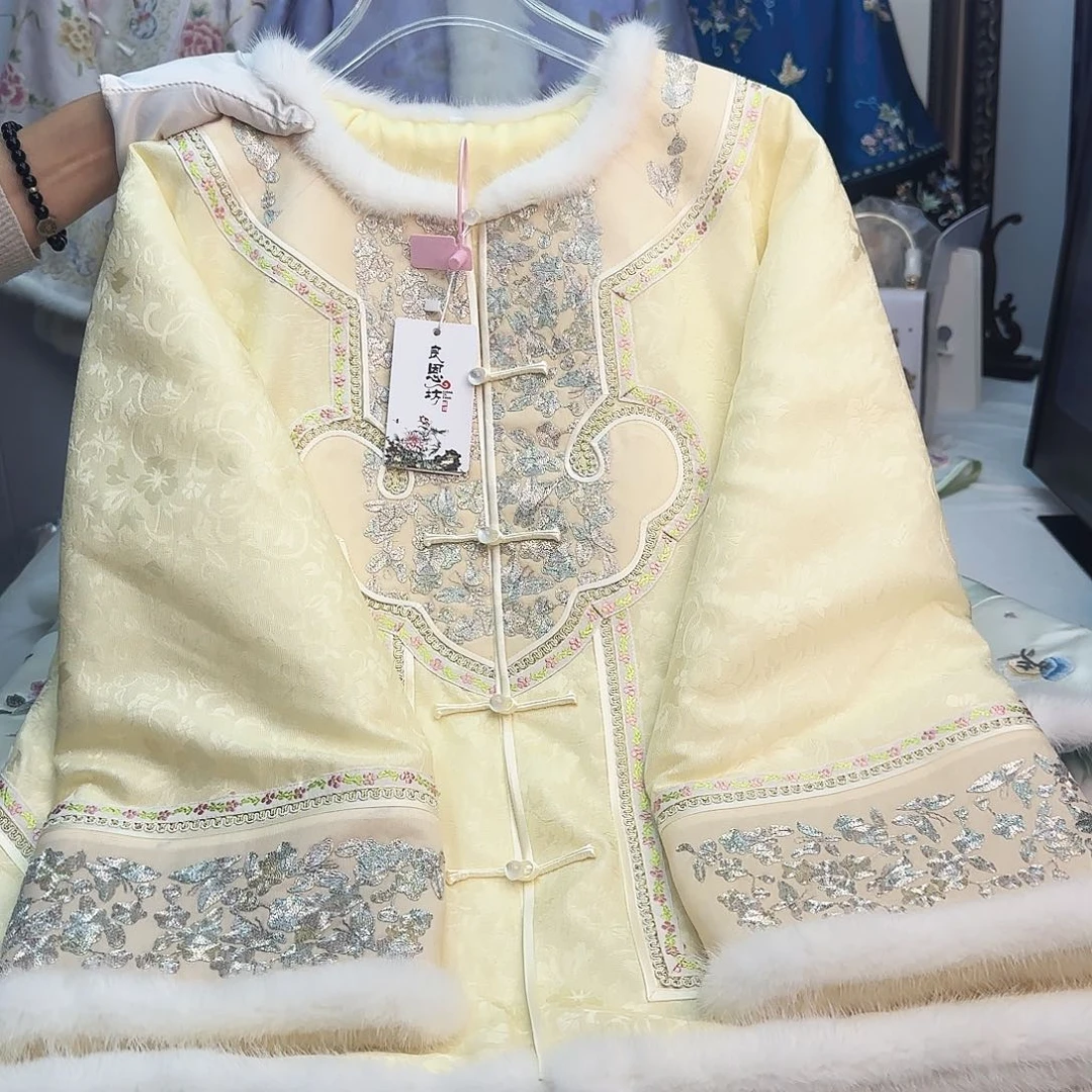 鹅黄色水貂毛棉衣