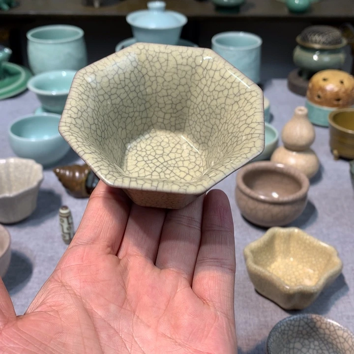 龙泉青瓷哥窑微瑕