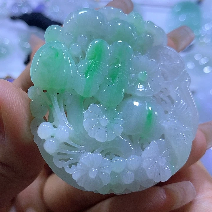 翡翠未镶嵌颈饰天然翡翠A货吊坠