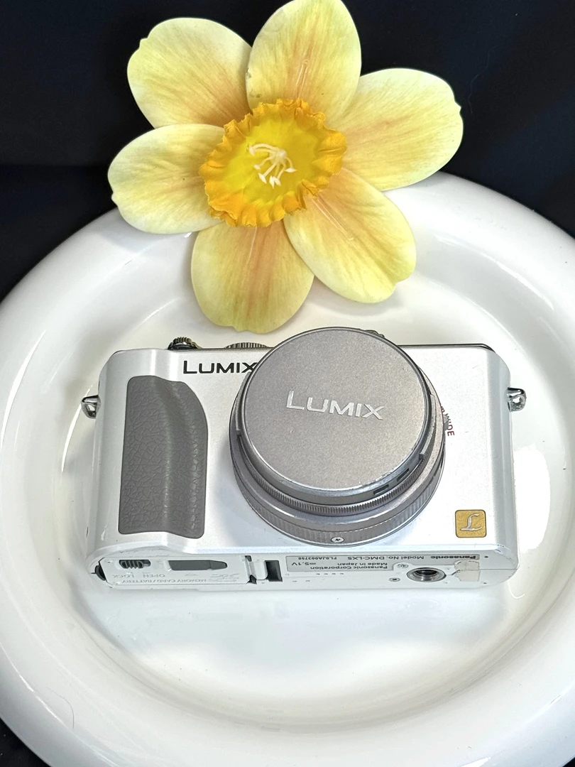 9新 Panasonic/松下 lx5 奶白色 高颜值ccd数码相机 拍人景/旅游