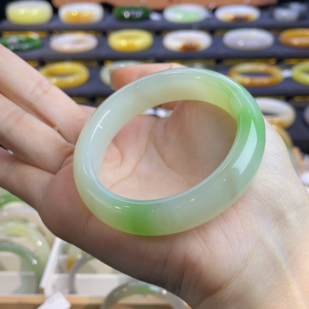 和田玉未镶嵌手镯-翠青