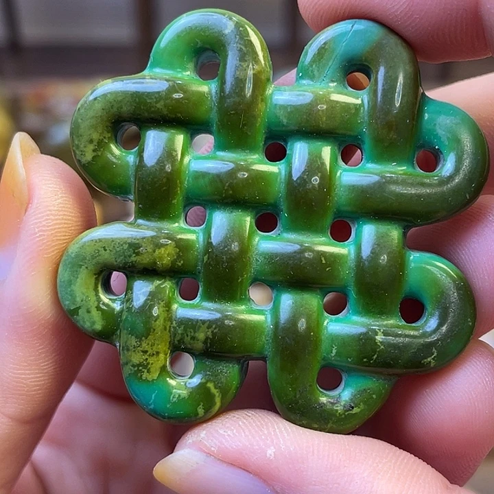 未镶嵌和田玉（糖玉）挂件